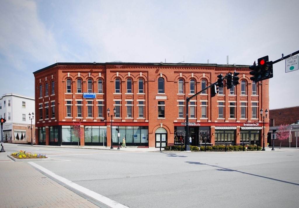 2 Elm Sq - Photo 1