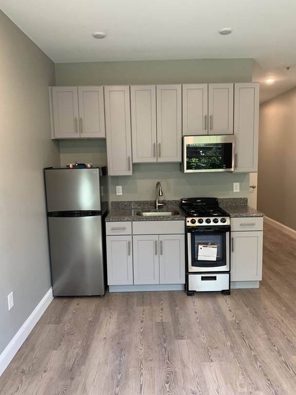 64-68 Market St - Photo 1