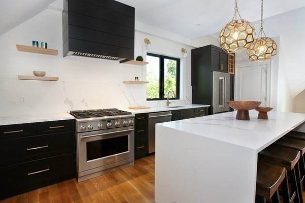8 Everett Street - Photo 1
