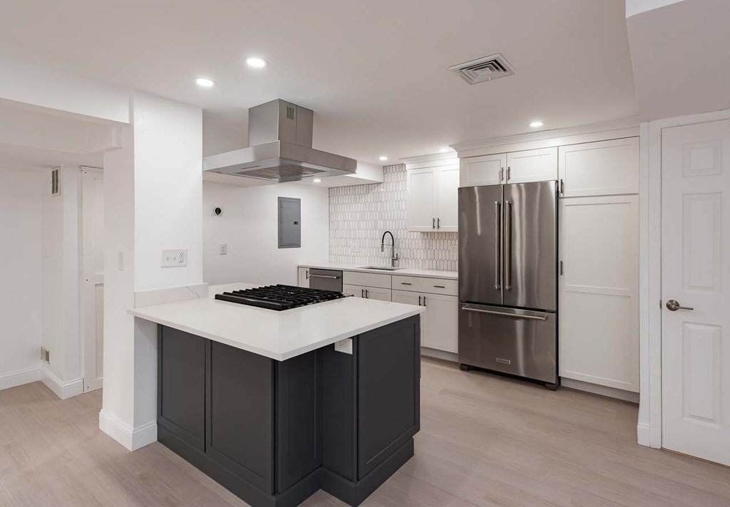 261 Silver St - Photo 1