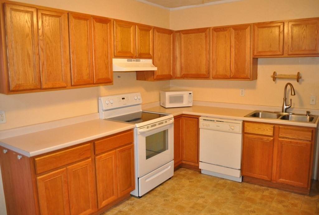 75 Pine St - Photo 1