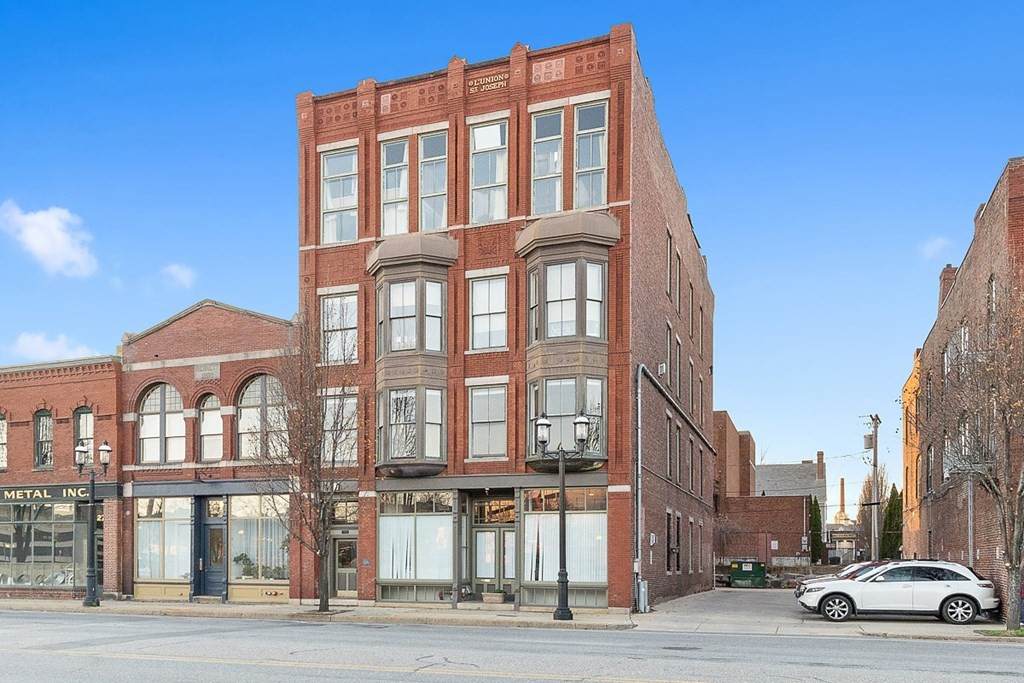 261-265 Dutton Street - Photo 1