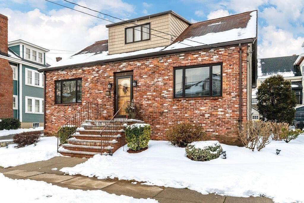78 Waldemar Avenue - Photo 1
