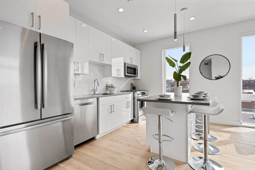 420 West Broadway - Photo 1
