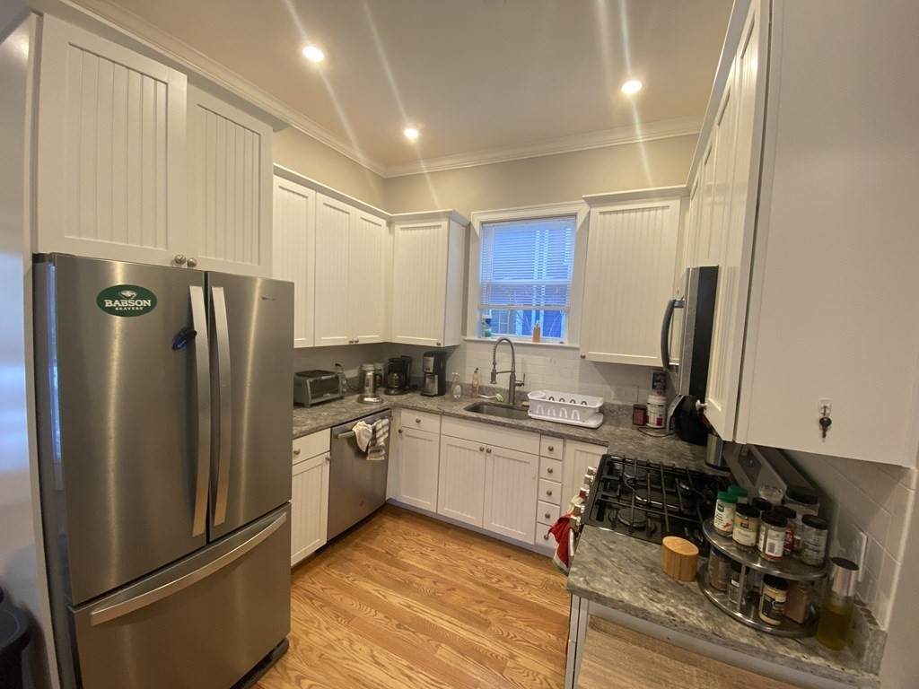183 River St - Photo 1