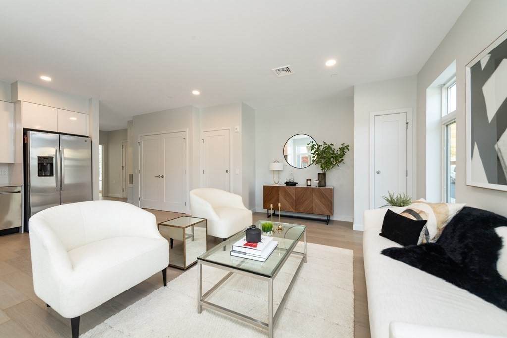 133 Sumner St - Photo 1