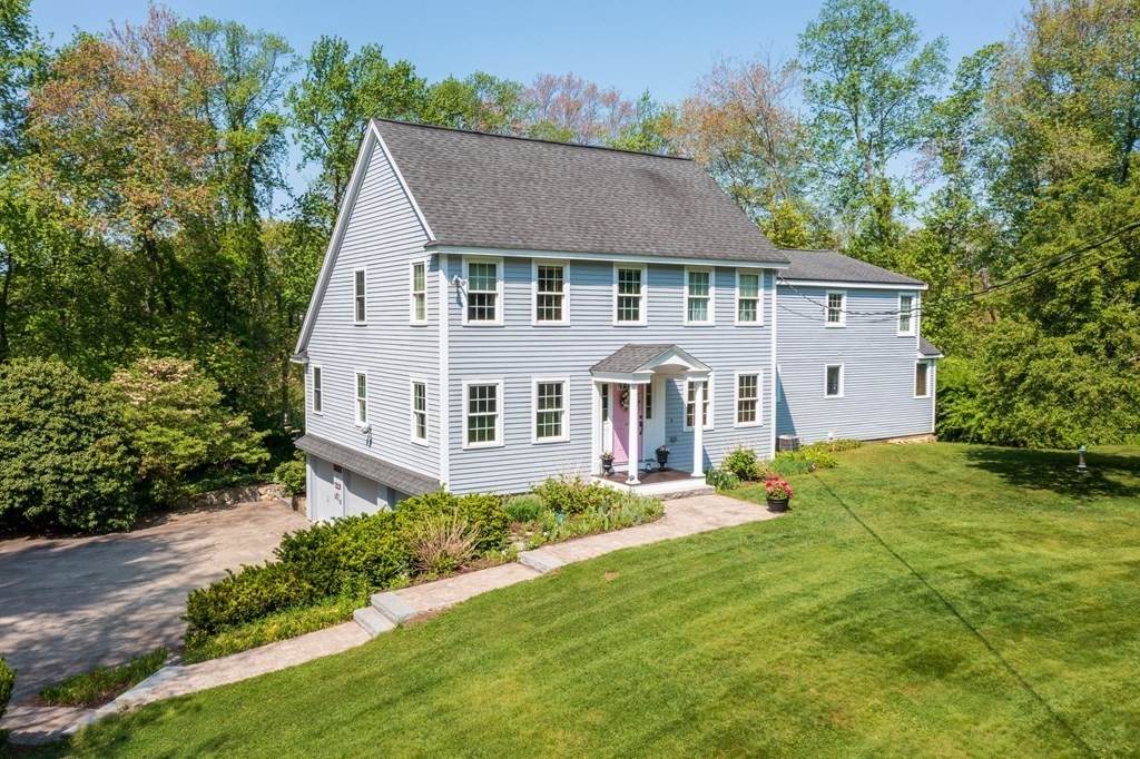 135 Union Ave - Photo 1