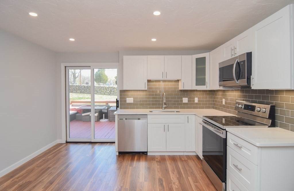 301 Grove St - Photo 1