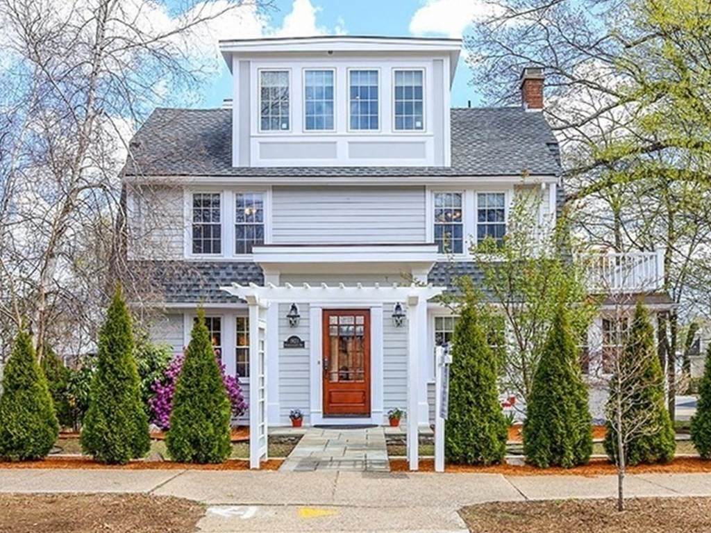 1921 Commonwealth Ave - Photo 1