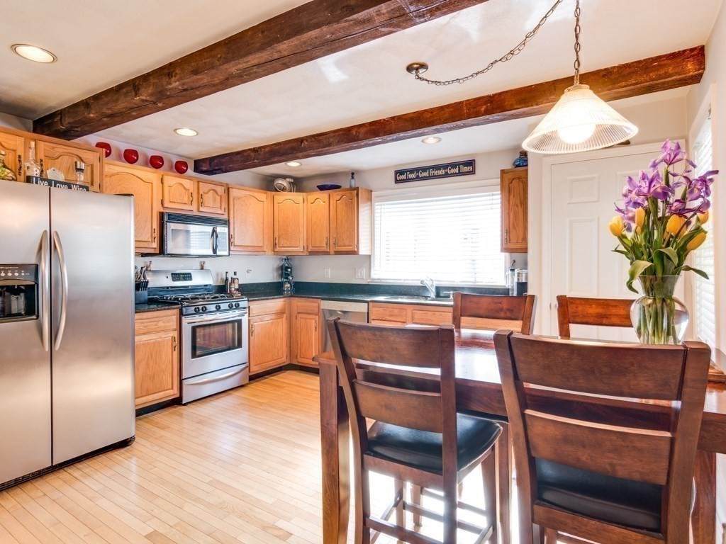 25 Essex St - Photo 1