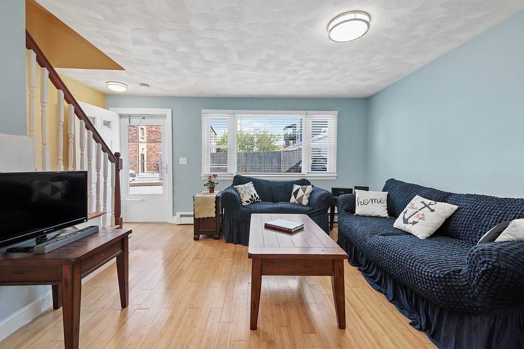 8 Cutler St - Photo 1