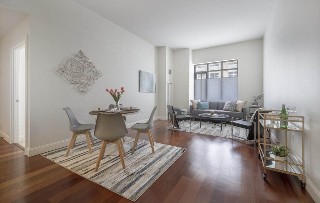 17 Otis St - Photo 1