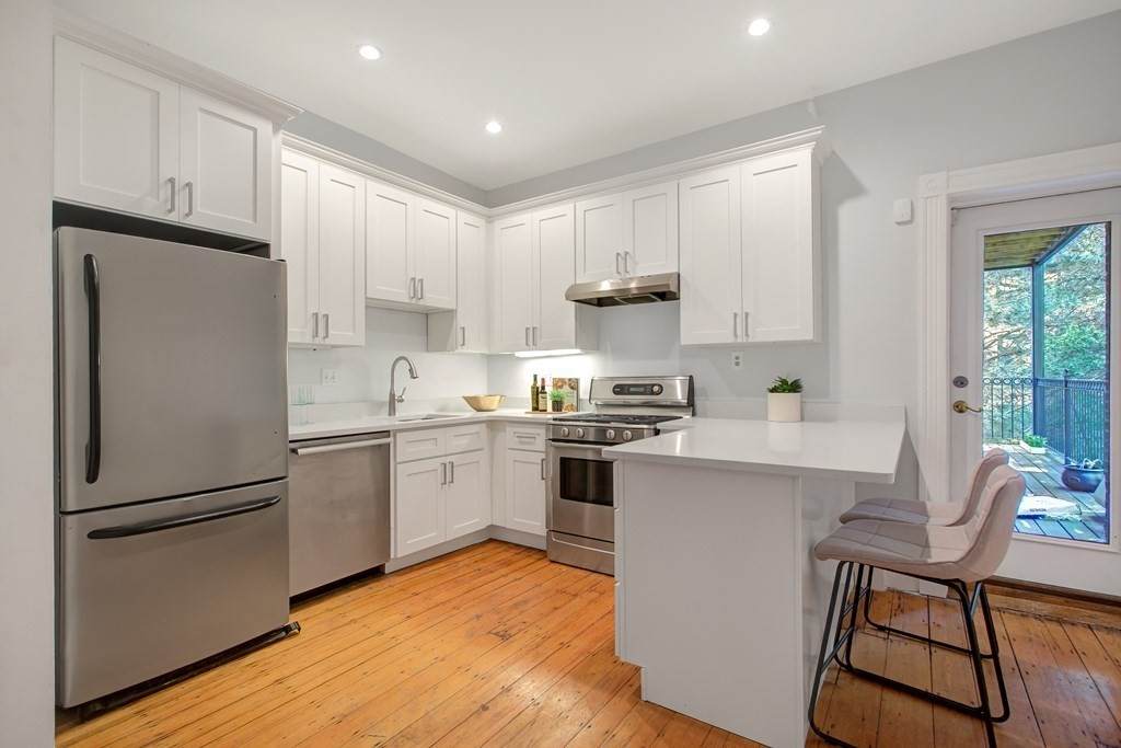 26 Wellington St - Photo 1
