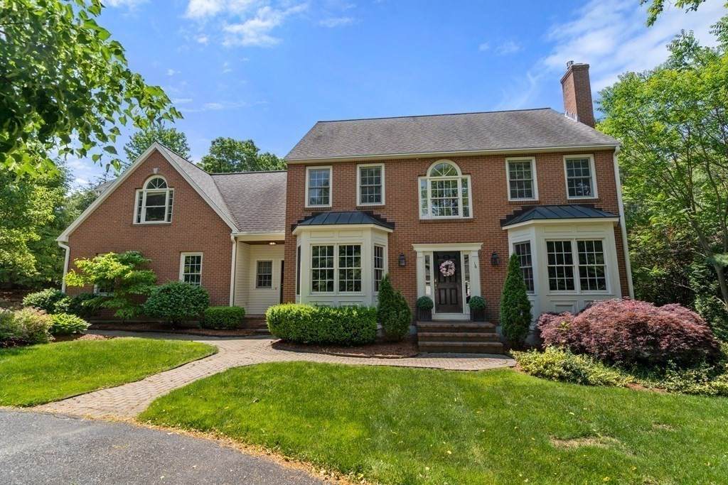 16 Bridle Path - Photo 1