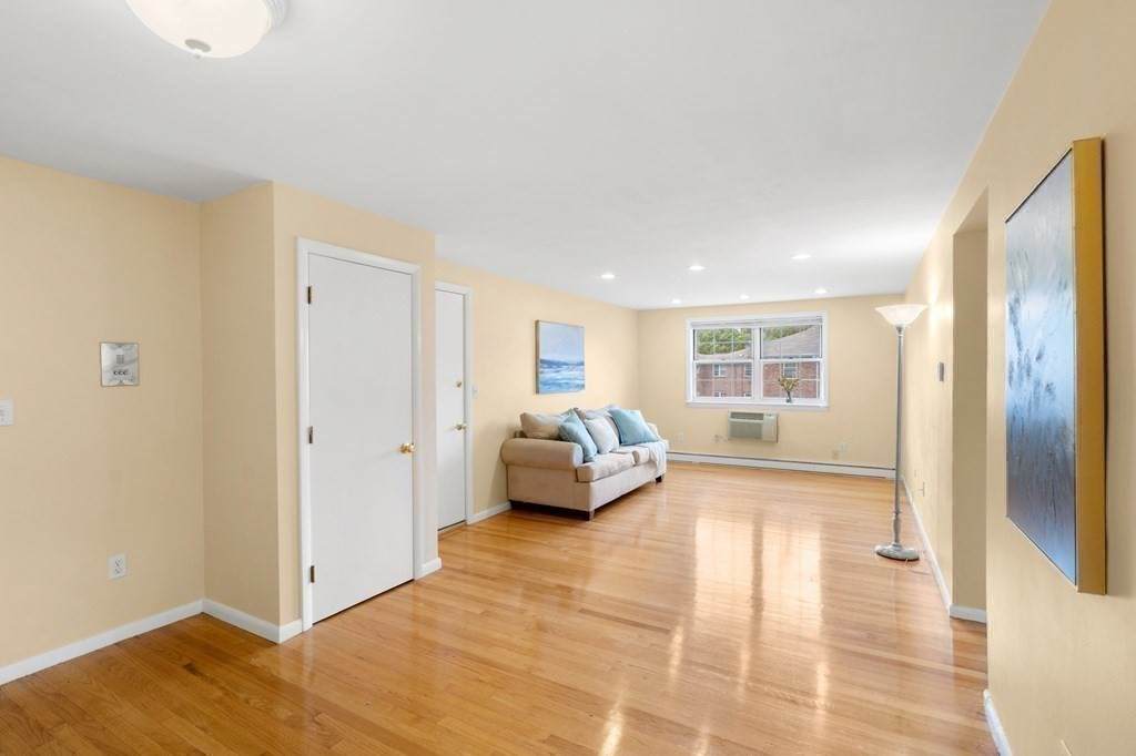 12 Colonial Village - Photo 1