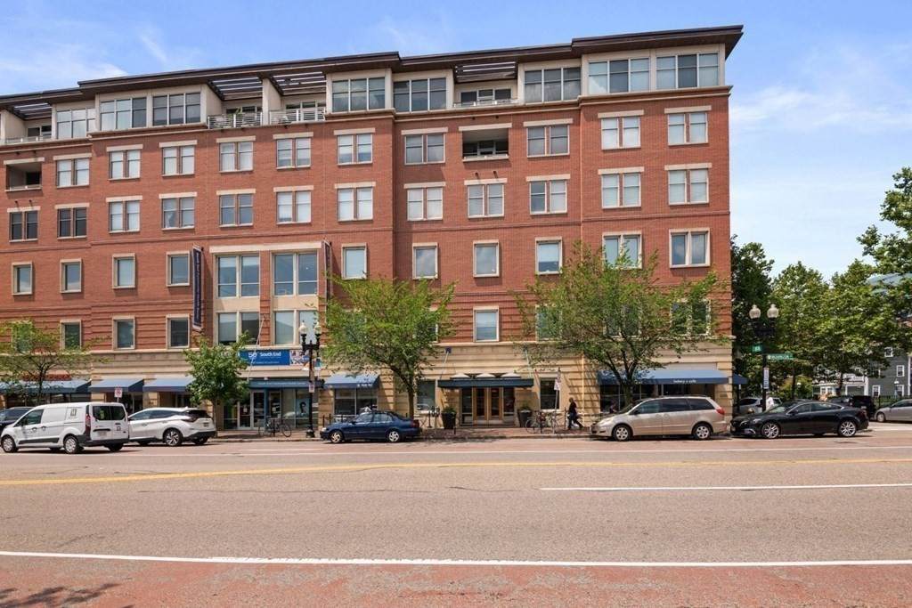1597 Washington - Photo 1