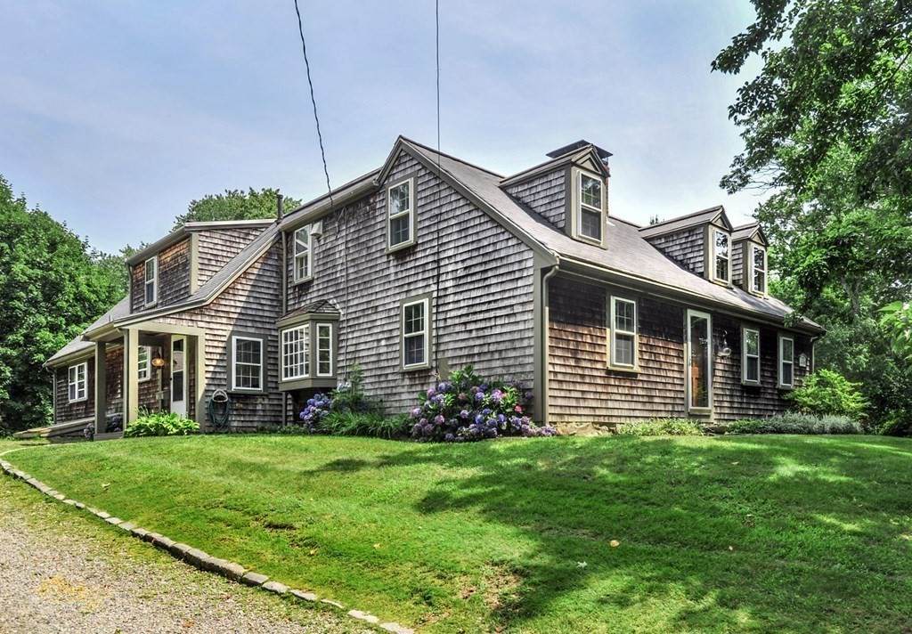 208 Prospect St - Photo 1