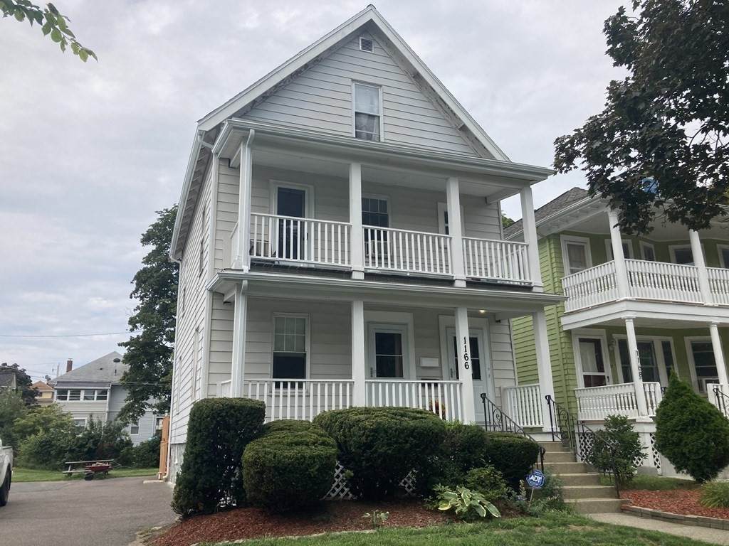 1166 Fellsway - Photo 1