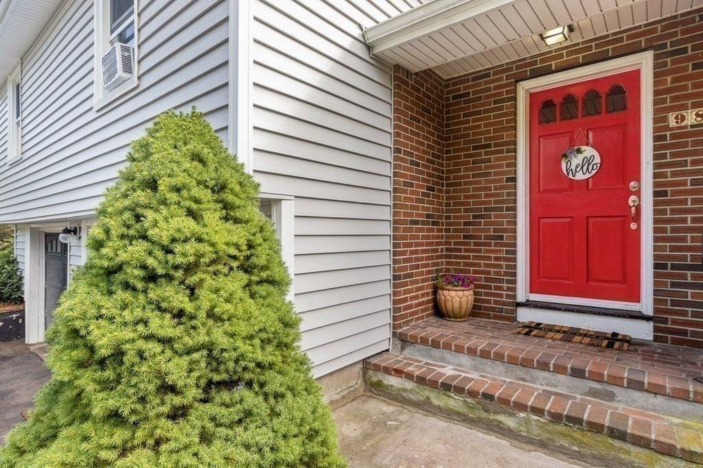 98 Hathaway Circle - Photo 1