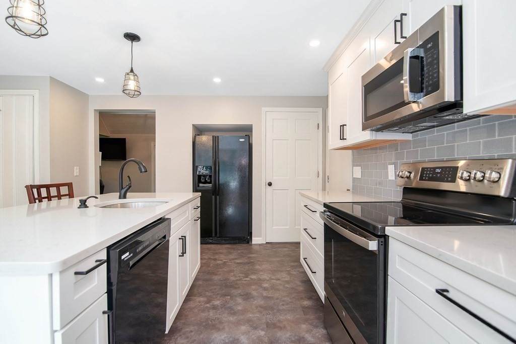 133 Pomeroy Meadow Rd - Photo 1
