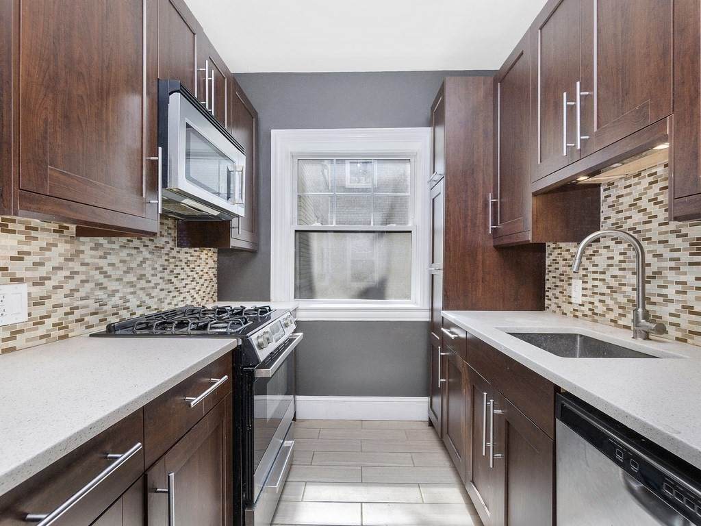 18 Melvin Ave - Photo 1