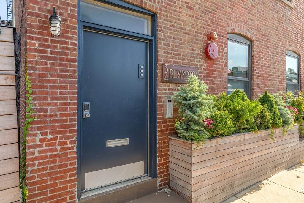 34 Plympton St - Photo 1