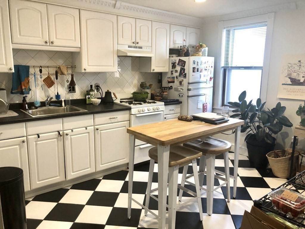171 West 6th - Photo 1