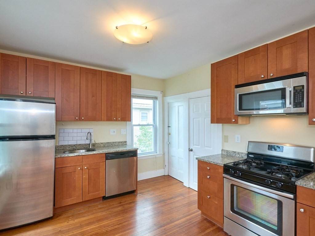 39 Hinkley St - Photo 1