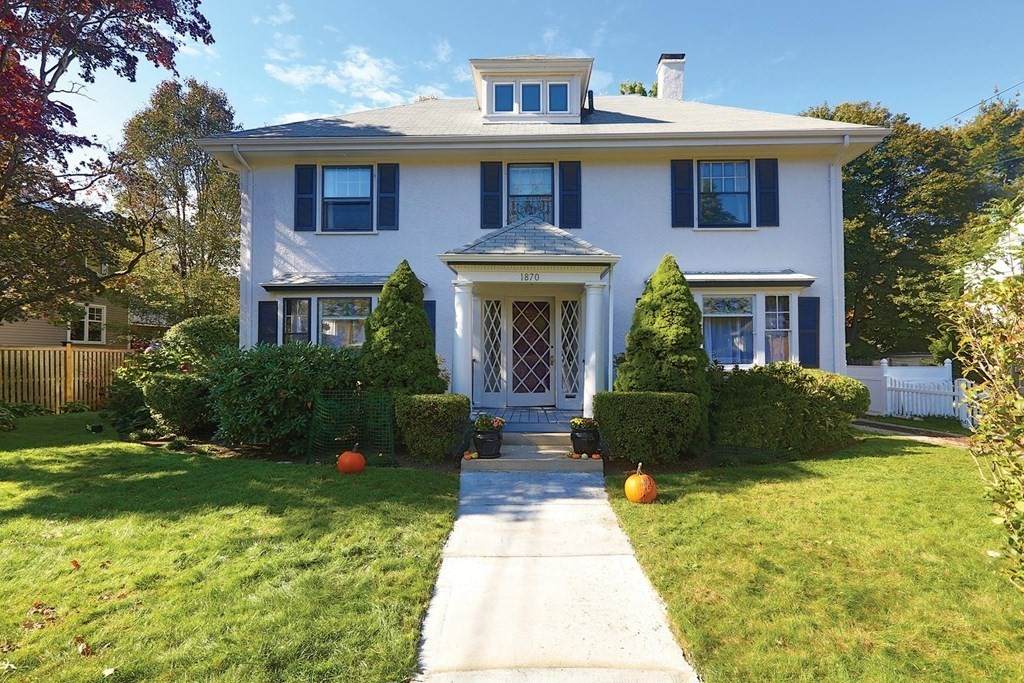 1870 Commonwealth Ave - Photo 1