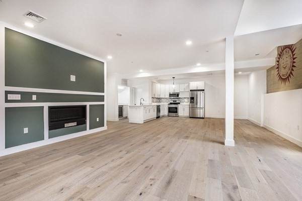 17 Kearney Square - Photo 1