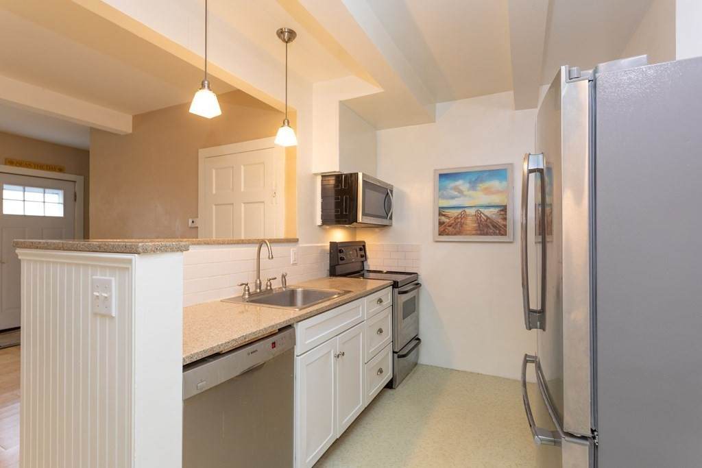 247 Main St - Photo 1