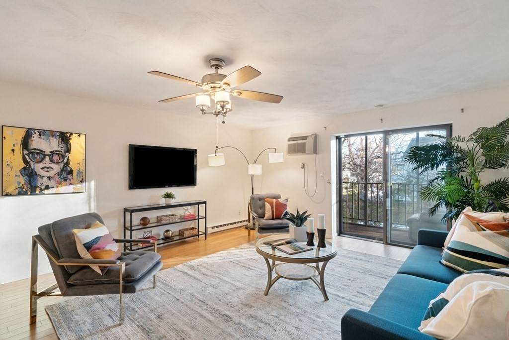 35 Washington St - Photo 1