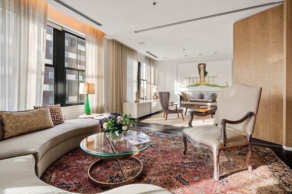 9 W Broadway - Photo 1
