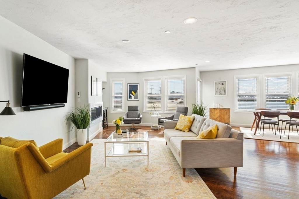 7 Bay St - Photo 1