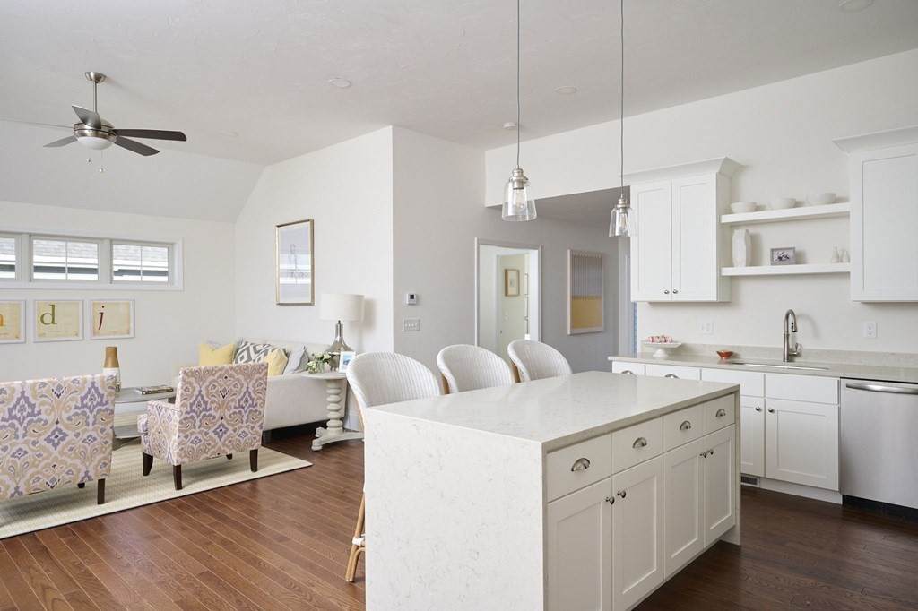 17 Metacomet Road - Photo 1
