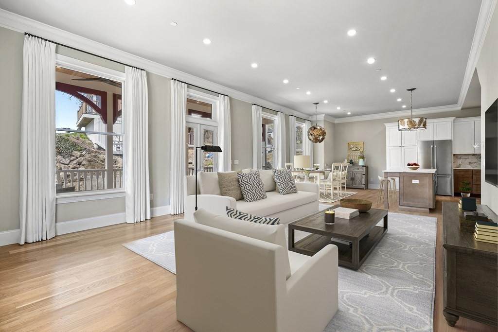 147 Grampian Way - Photo 1