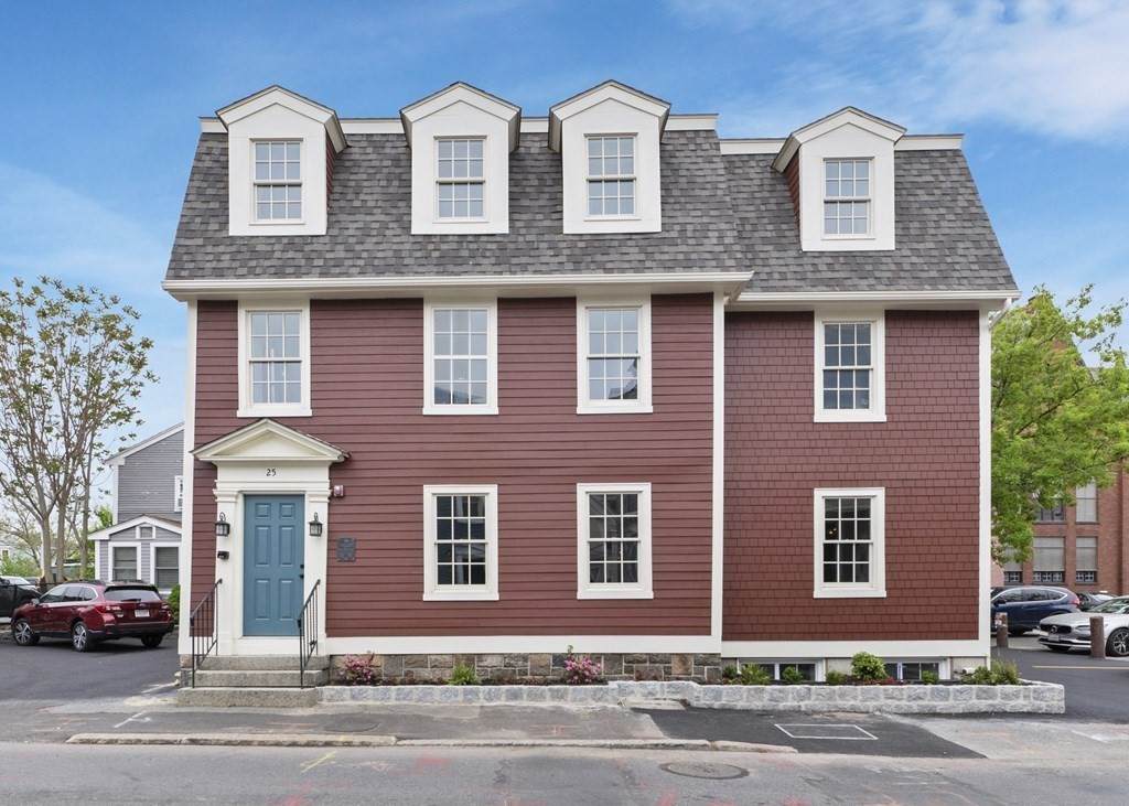 25 Lynde St - Photo 1