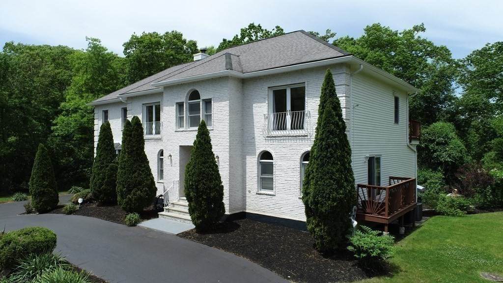 10 Bishop Lane - Photo 1