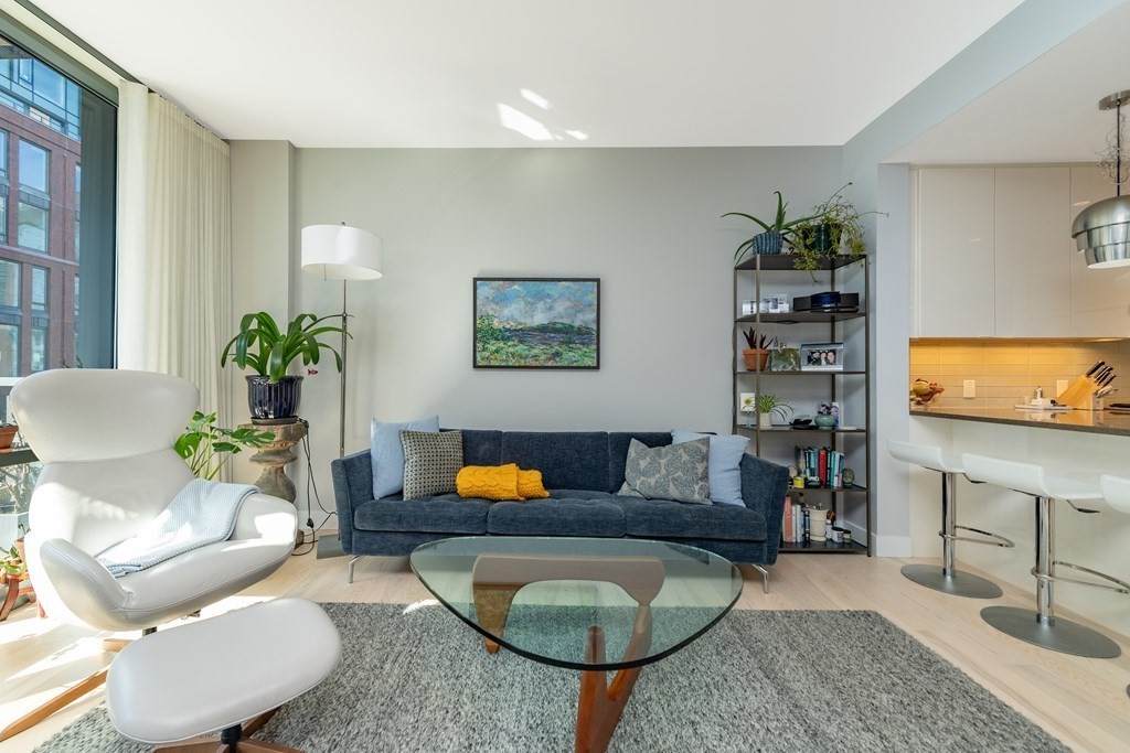 32 Traveler St - Photo 1