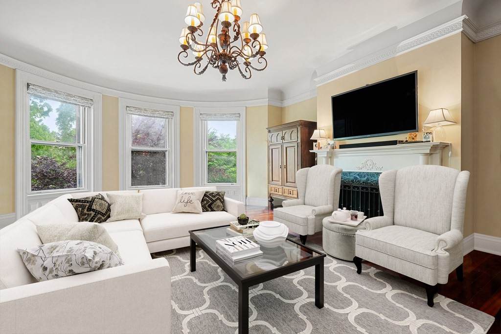 290 Commonwealth Ave - Photo 1