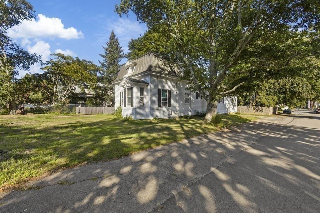 10 Elm St - Photo 1