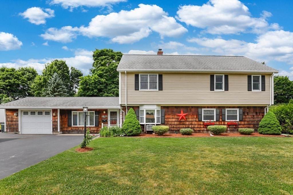 14 Sherwood Ave - Photo 1