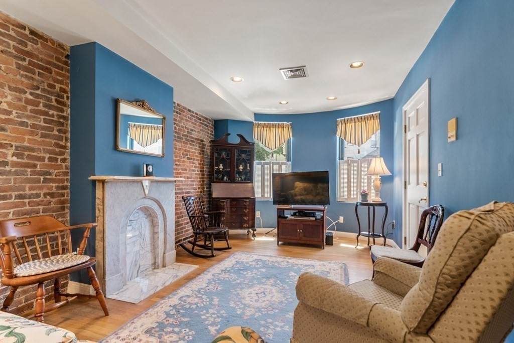 153 Dorchester St - Photo 1