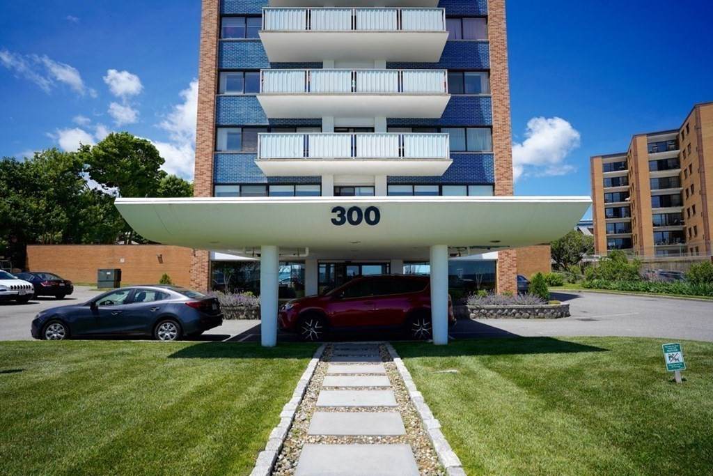 300 Lynn Shore Drive - Photo 1