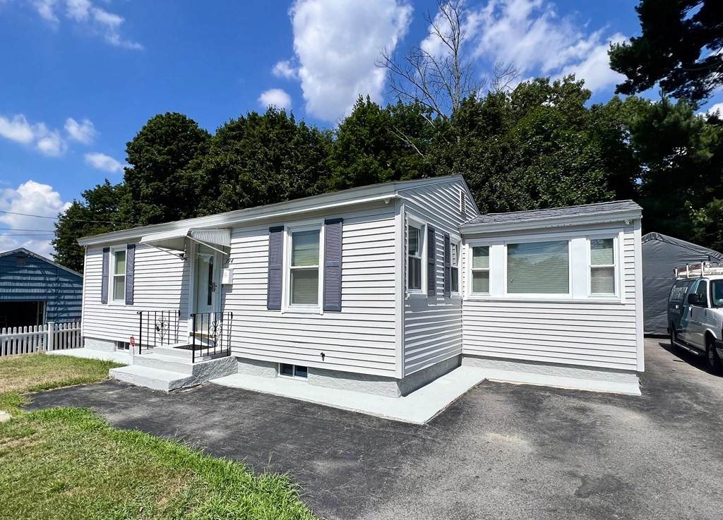 394 Hovey St - Photo 1