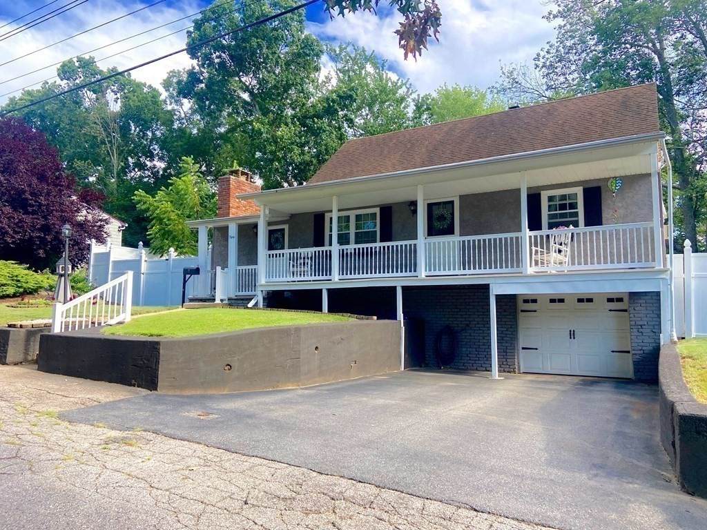 9 Rebecca St - Photo 1
