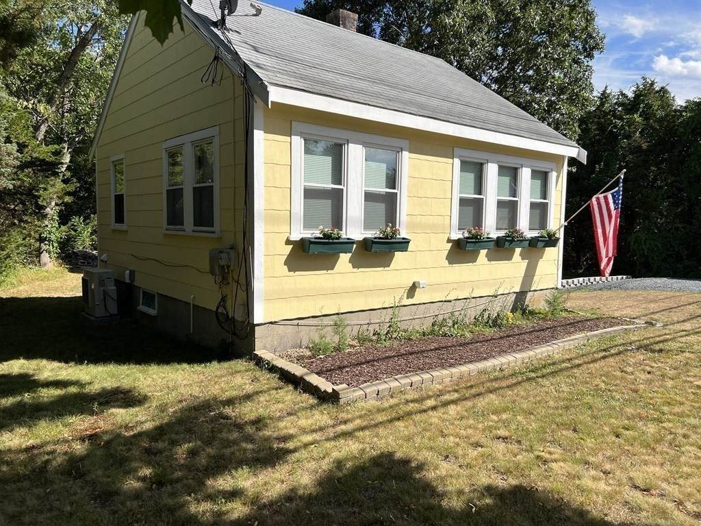 90 Main St - Photo 1