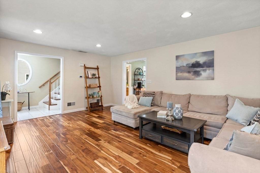 60 Secor Way - Photo 1
