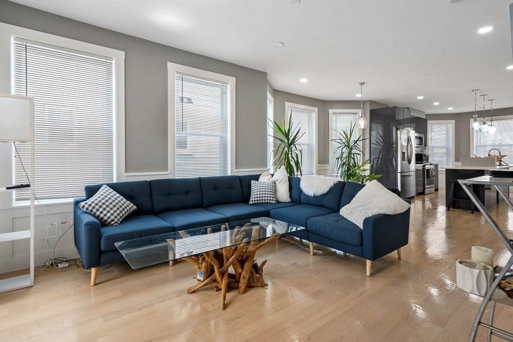 11-15 Connecticut Ave - Photo 1