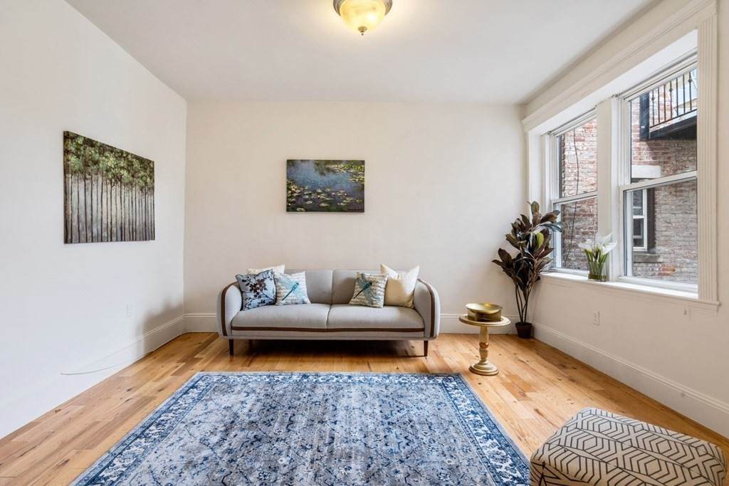 82 Shepton St. - Photo 1